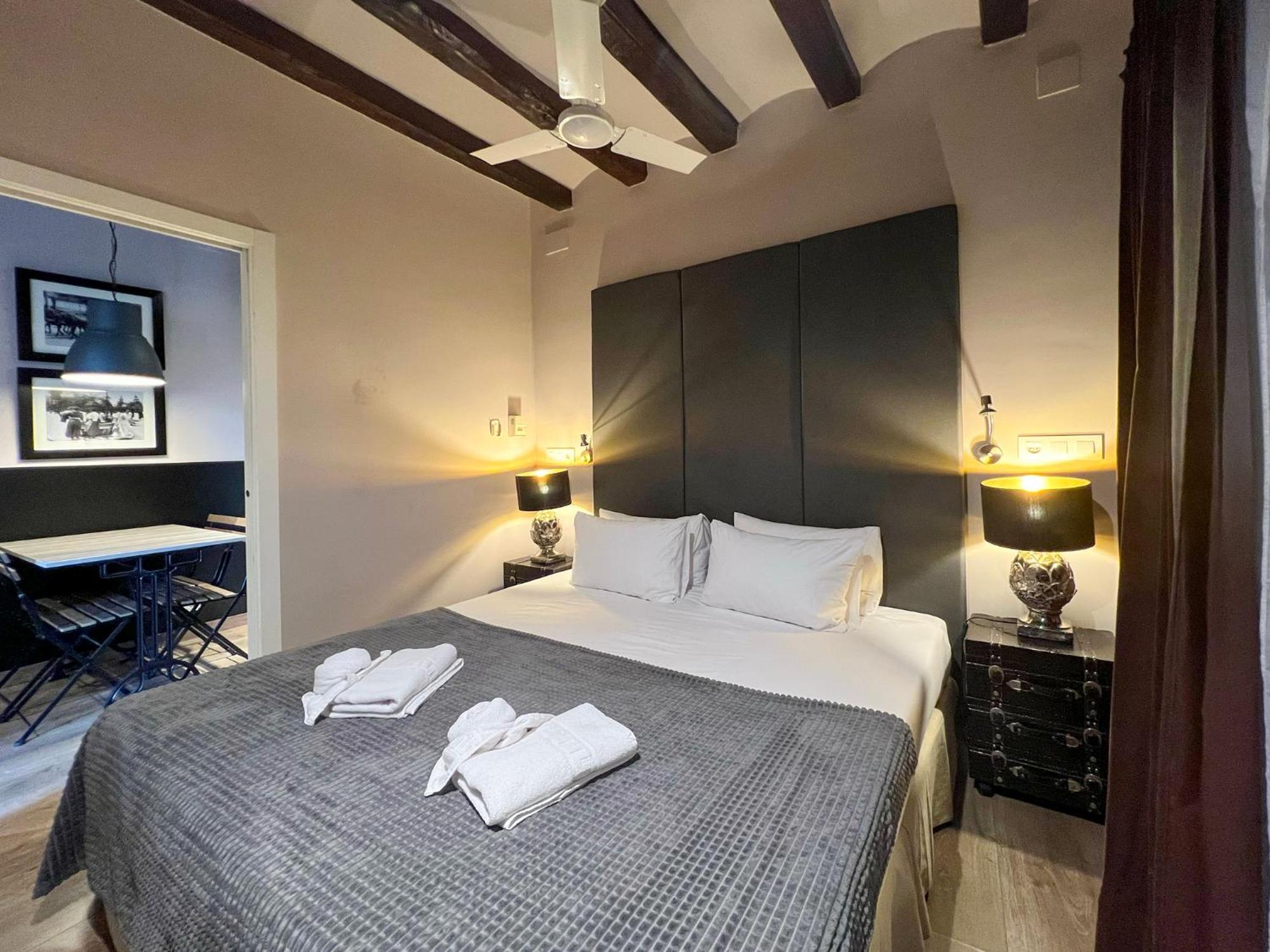 Stay U-Nique Apartments Est Barcelona Bagian luar foto