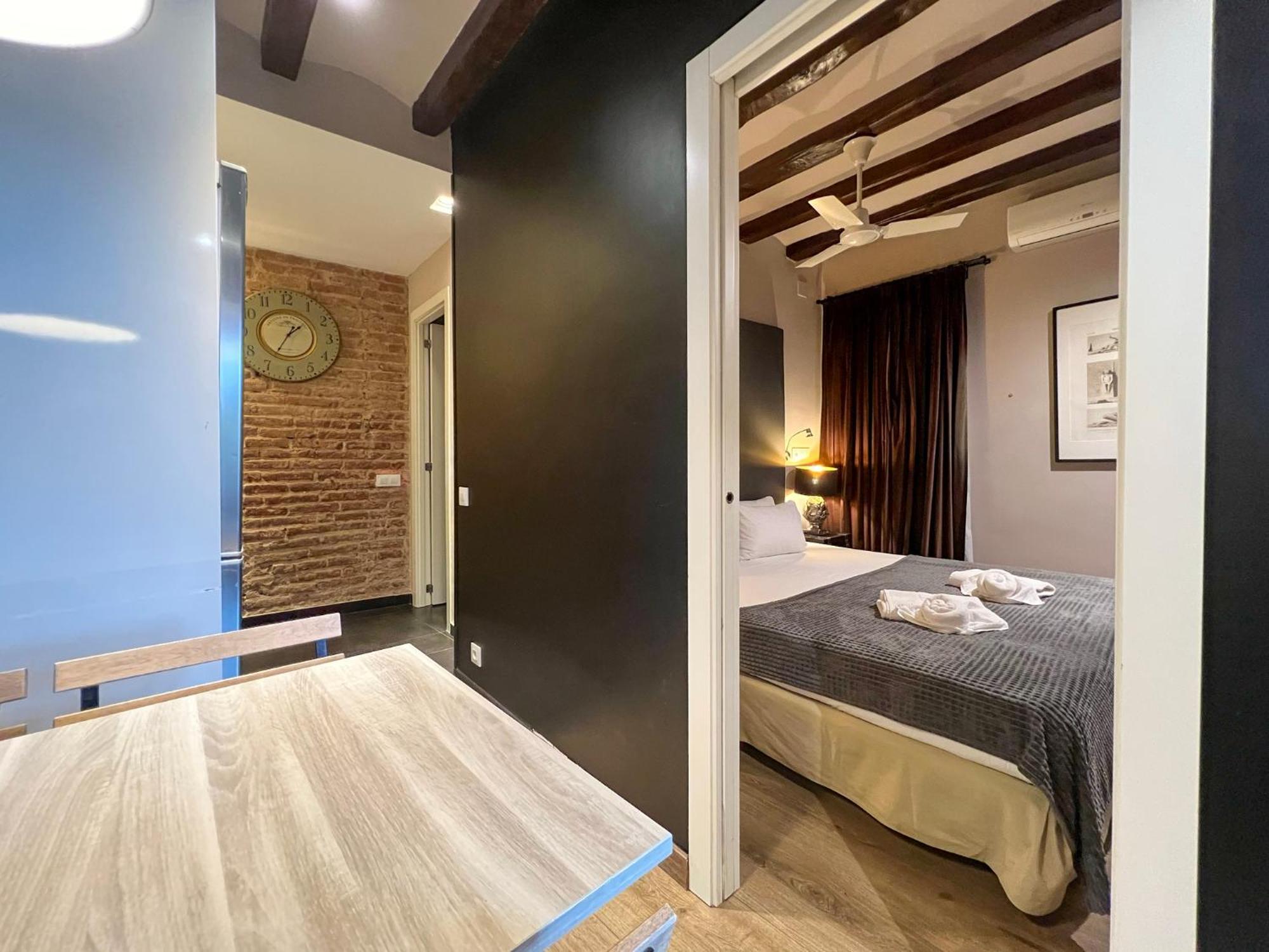 Stay U-Nique Apartments Est Barcelona Bagian luar foto
